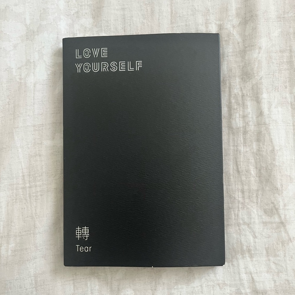 BTS - LOVE YOURSELF 轉 Tear [Y ver.]